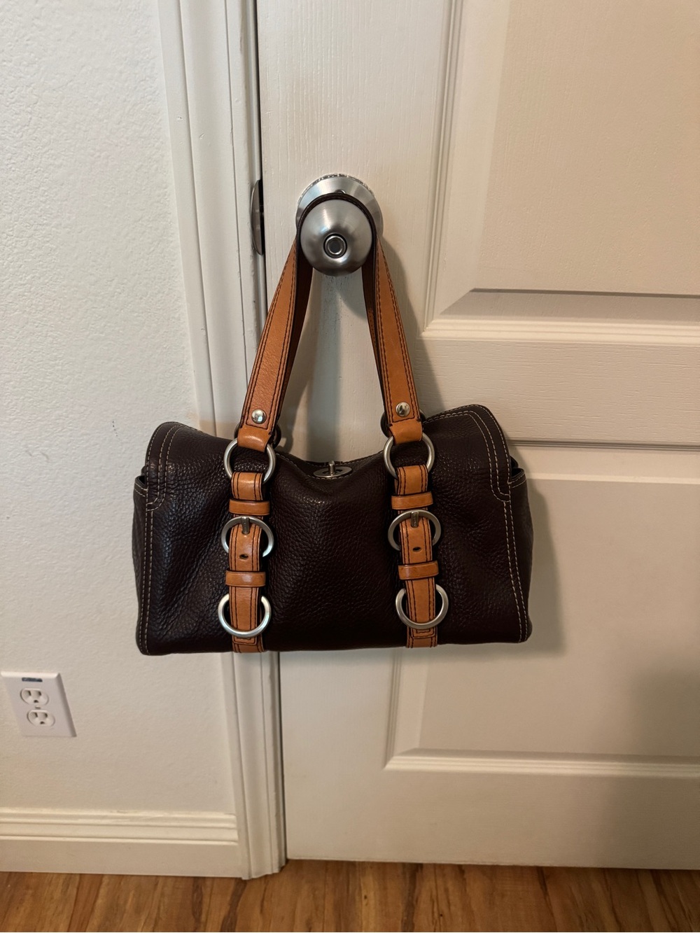 Y2K Coach Chelsea Turnlock Satchel - Picture 2 of 5